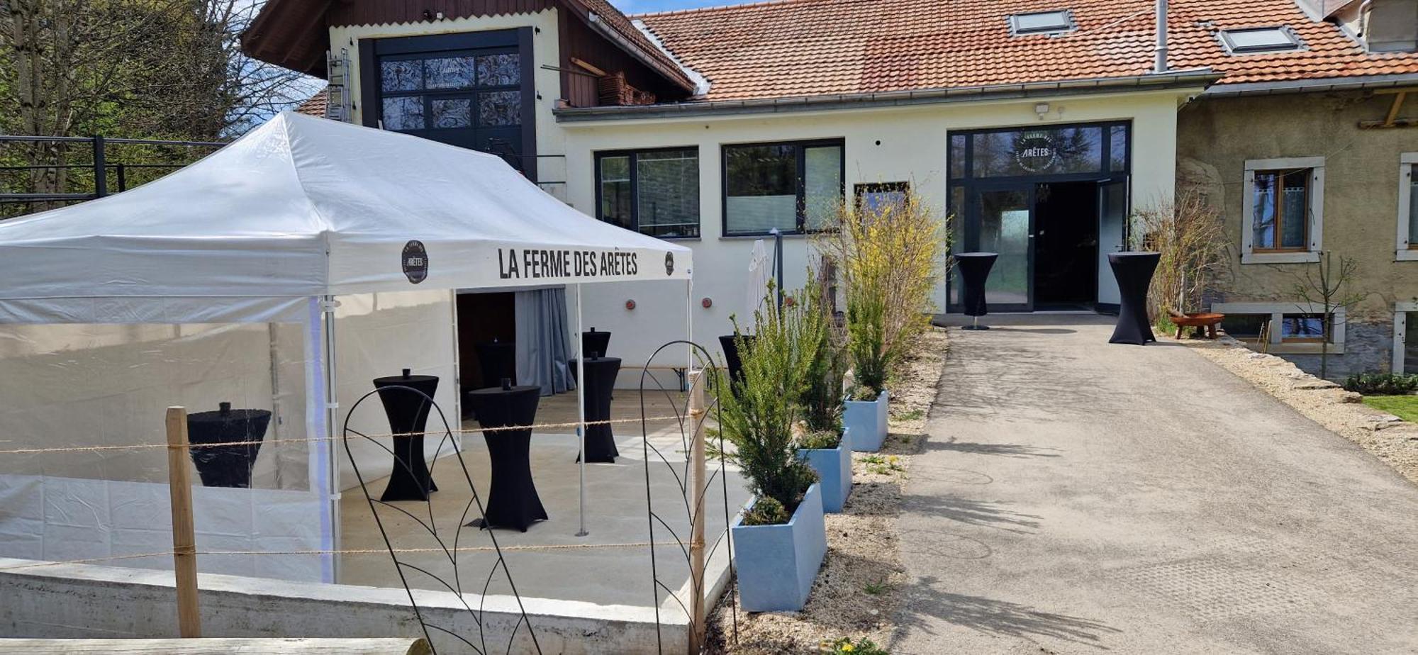 La Ferme Des Aretes Bed & Breakfast La Chaux De Fonds Exterior photo